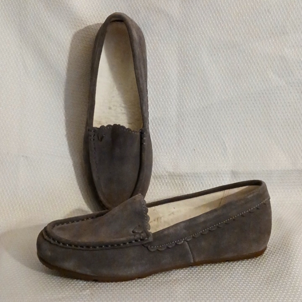 Brand New Vionic Mckenzie Grey Slippers